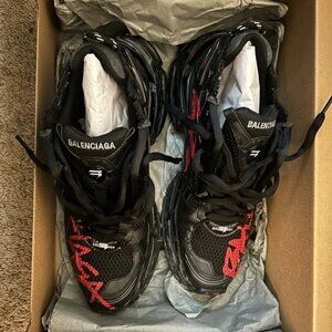 Balenciaga Men's Black and Grey Trainers